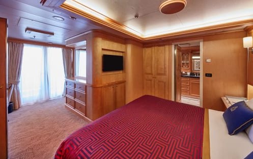 Cunard Queen Victoria Accommodation Master Suite 2